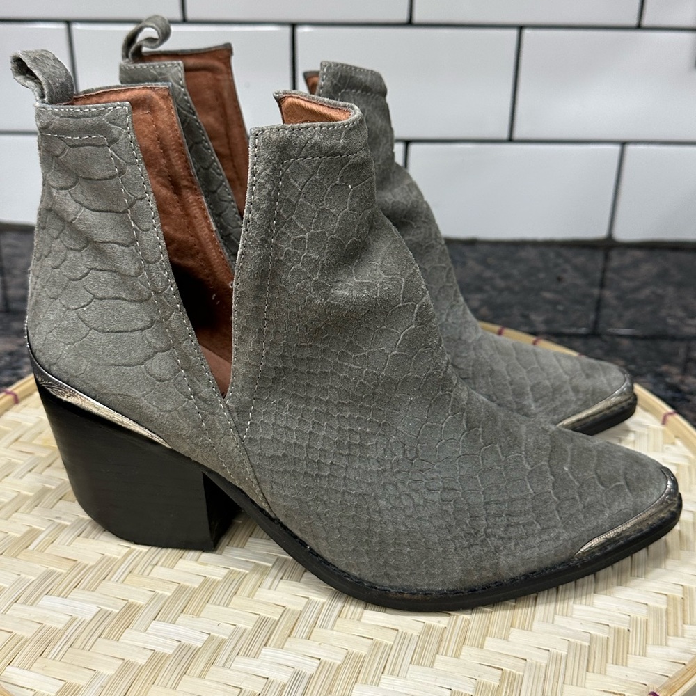 Jeffrey Campbell cult following booties (Issla booties)